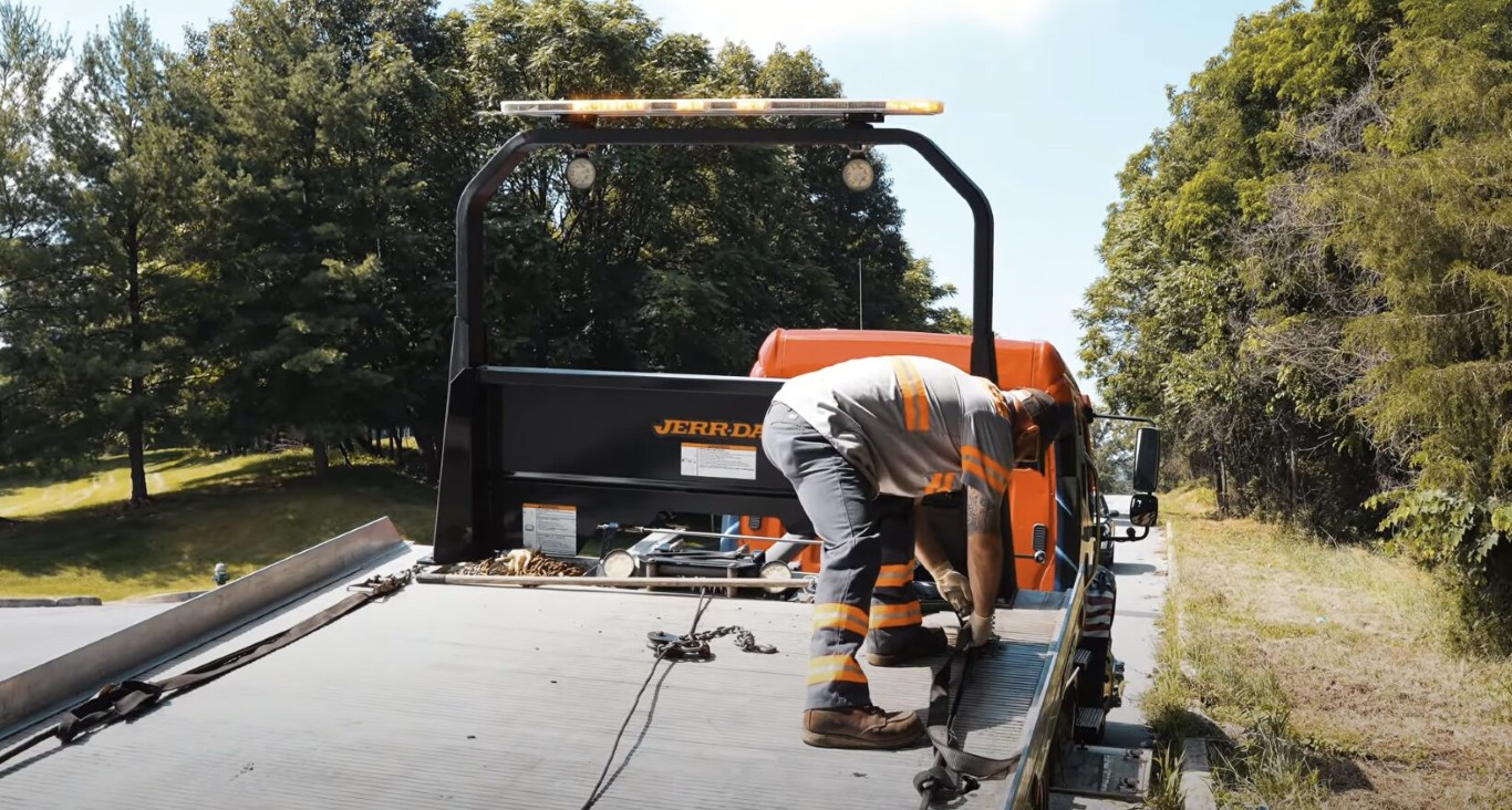 Professional tow truck operator in El Mirage, AZ